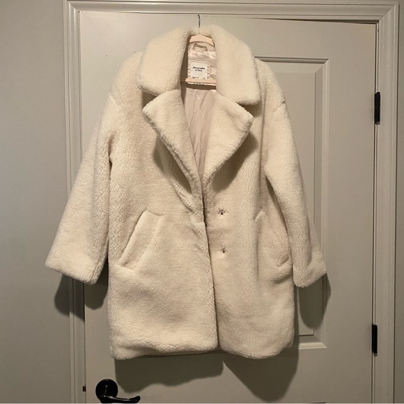 NWOT Abercrombie Teddy Coat - Picture 1 of 5